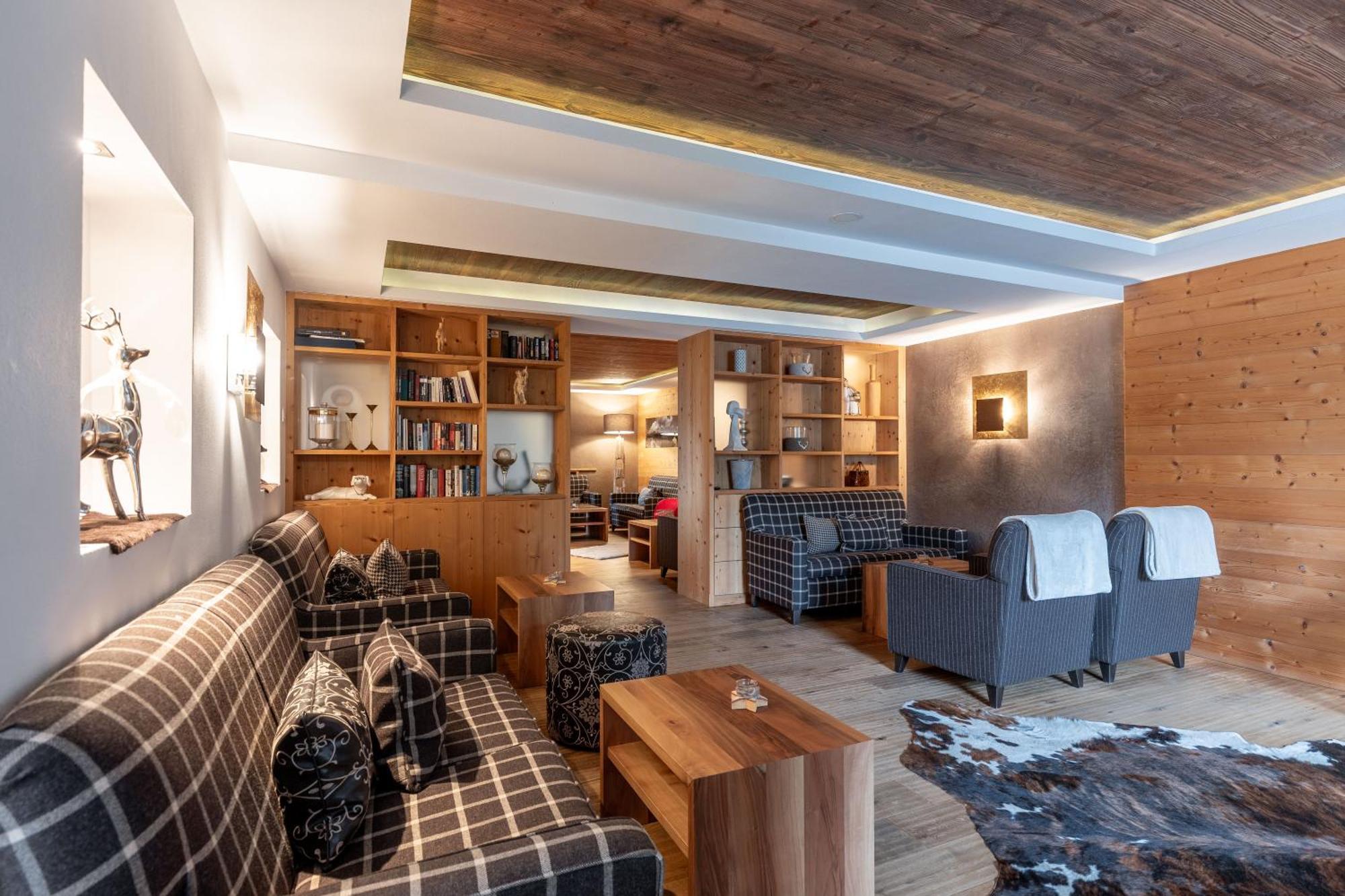 Aktiv & Relax Hotel Hubertus Villandro Buitenkant foto